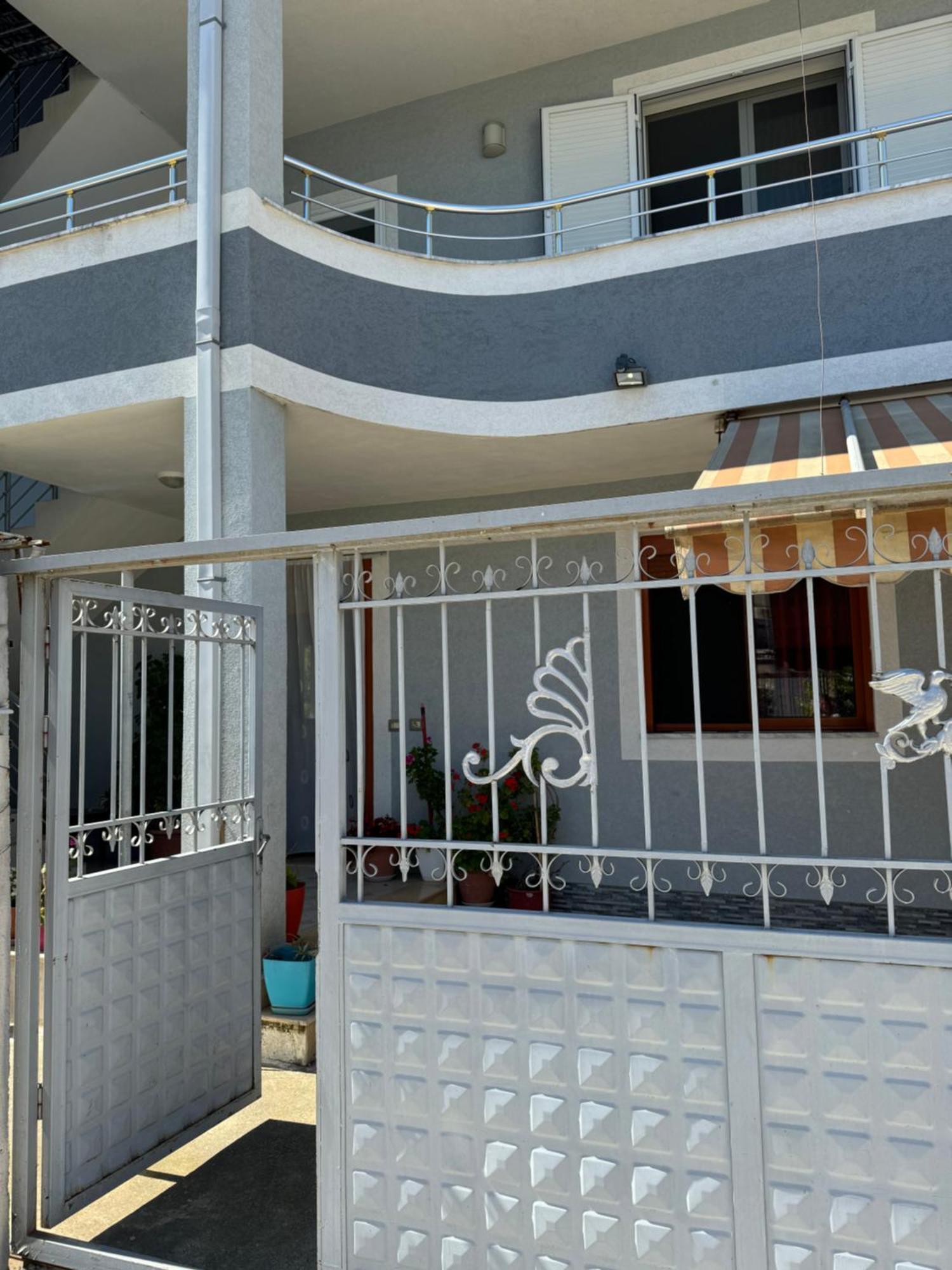 Ersi Apartment Драч Екстериор снимка